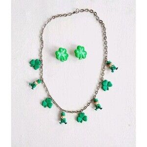2PC Vintage 1980s gREEn LEPRECHAUN AND CLOVER Jewelry Set Necklace Earrings